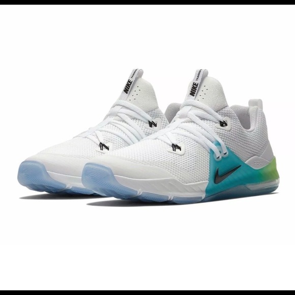 mens nike command trainers